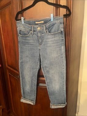 Cropped Slim Ankle Jeans in Light Blue - Women's